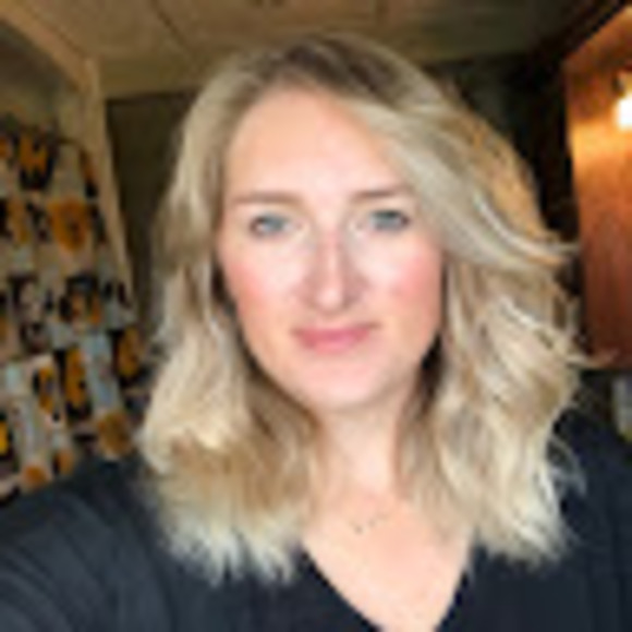 Meet your Posher, Danielle - Picture 1 of 1